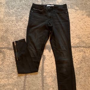 Athleta black jean with zipper